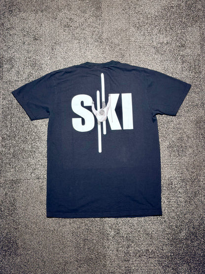Ski Tshirt: Unique Skiing Design Unisex Tee